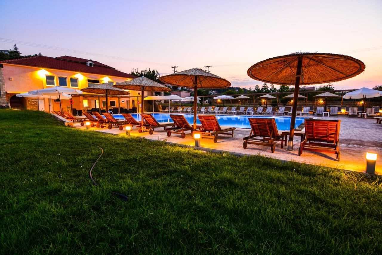 Aqua Mare Resort Melission Exterior photo