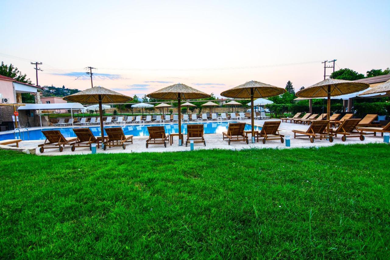 Aqua Mare Resort Melission Exterior photo